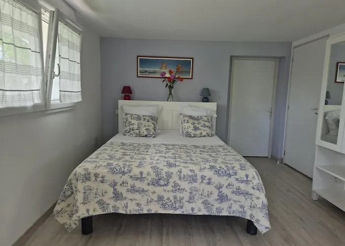Chambre double avec salle de bain privative